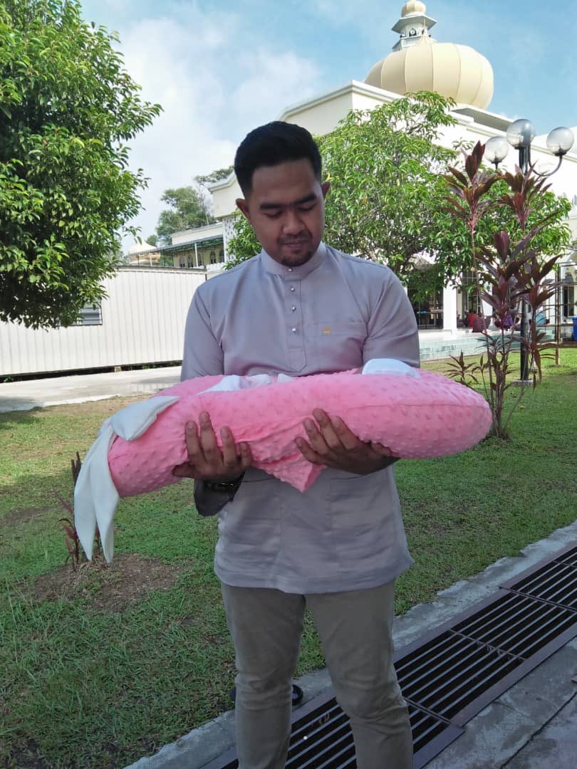 izzat_ibrzn's tweet photo. Alhamdulillah.. semuanya berjalan lancar. Majlis di sempurnakan oleh Dr Zulkifli Al Bakri Mufti Wilayah persekutuan. Kawan abah masa jadi mufti selangor dulu kbaii 😅😘❤️ https://t.co/LYwoL16nml
