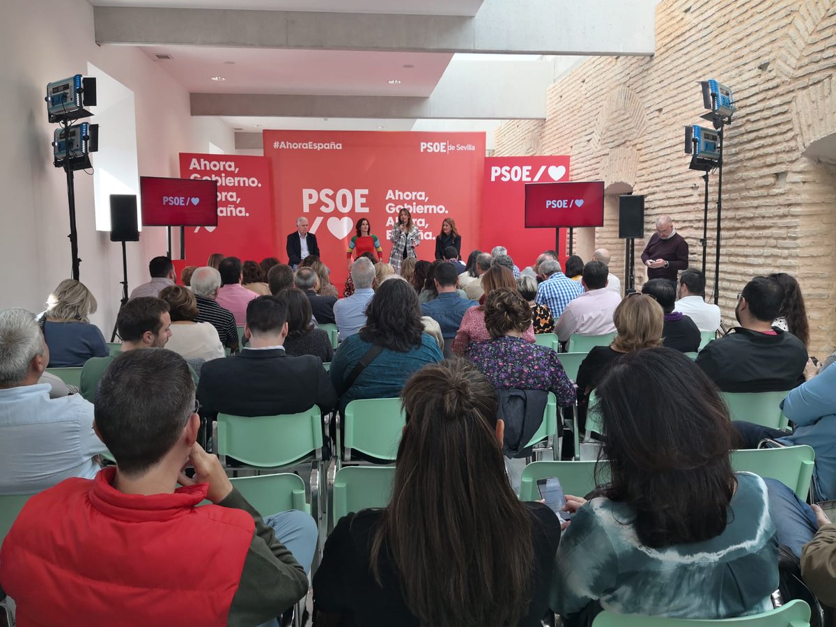 adelacastano's tweet photo. Compañer@s del @PSOEAlesto en el Acto de Educación del @psoedesevilla #10N #AhoraEspaña #AhoraPrograma #AhoraGobierno @psoe #IlusionyTrabajo https://t.co/gf8TKcGn9Y