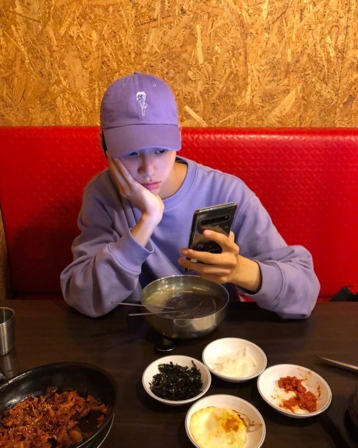 blueeffect_JH's tweet photo. 입어줘서 고마워요 ㅠㅡㅠ💜 #이진혁 
아 어떡해 진짜 손떨려.......😭😭😭😭 https://t.co/dAJiGEUO0A