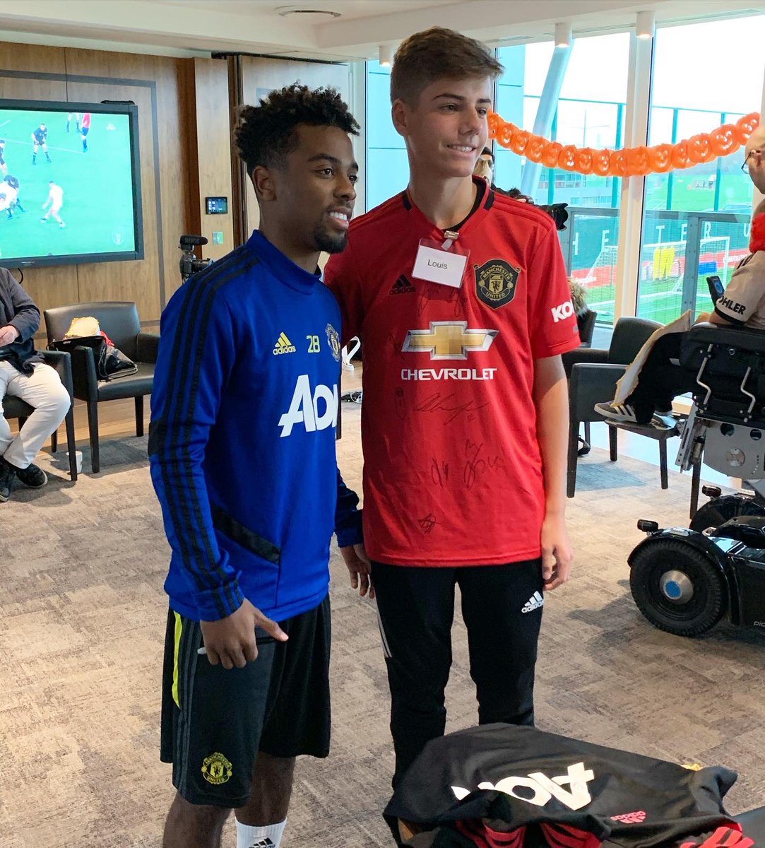 MU_Foundation's tweet image. “They call it a Dream Day for a reason because it feels like a dream meeting all these players and watching them train.” 🙌🏼

#MUdreamday