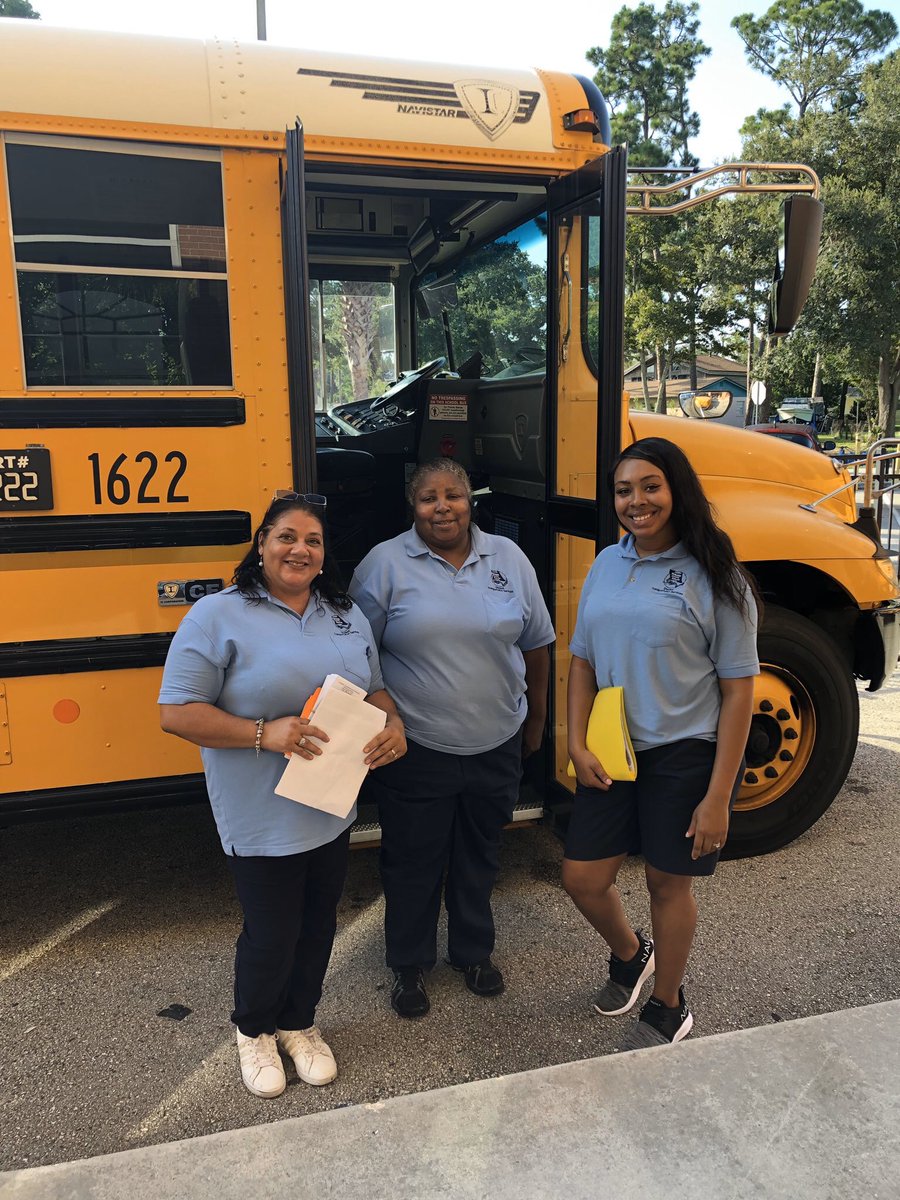 sdedragons's tweet photo. Ending Bus Driver Appreciation Week with a huge THANK YOU! Thank you for all that you do in getting our students to and from school and always keeping them safe! Three 🚌🚌🚌 Honks for Our Teachers on Wheels – bus operators, monitors, &amp; transport staff! #yellowtogether https://t.co/TWHwvL9KYL