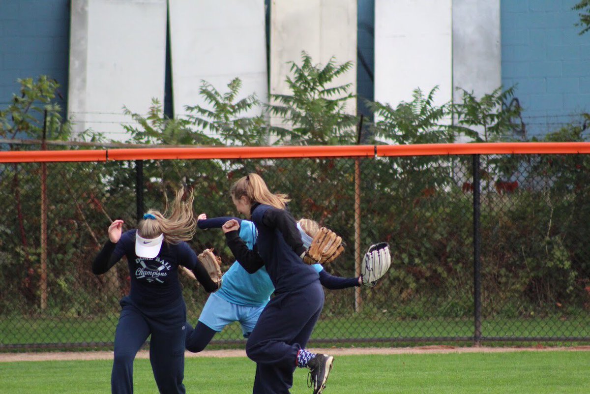 HopeCollegeSB's tweet photo. Game 3 Orange and Blue action shots! #orangeandblue #dutchball #team46 #toomanyforonepost #morepicsonfacebook https://t.co/BfqGTNIshv