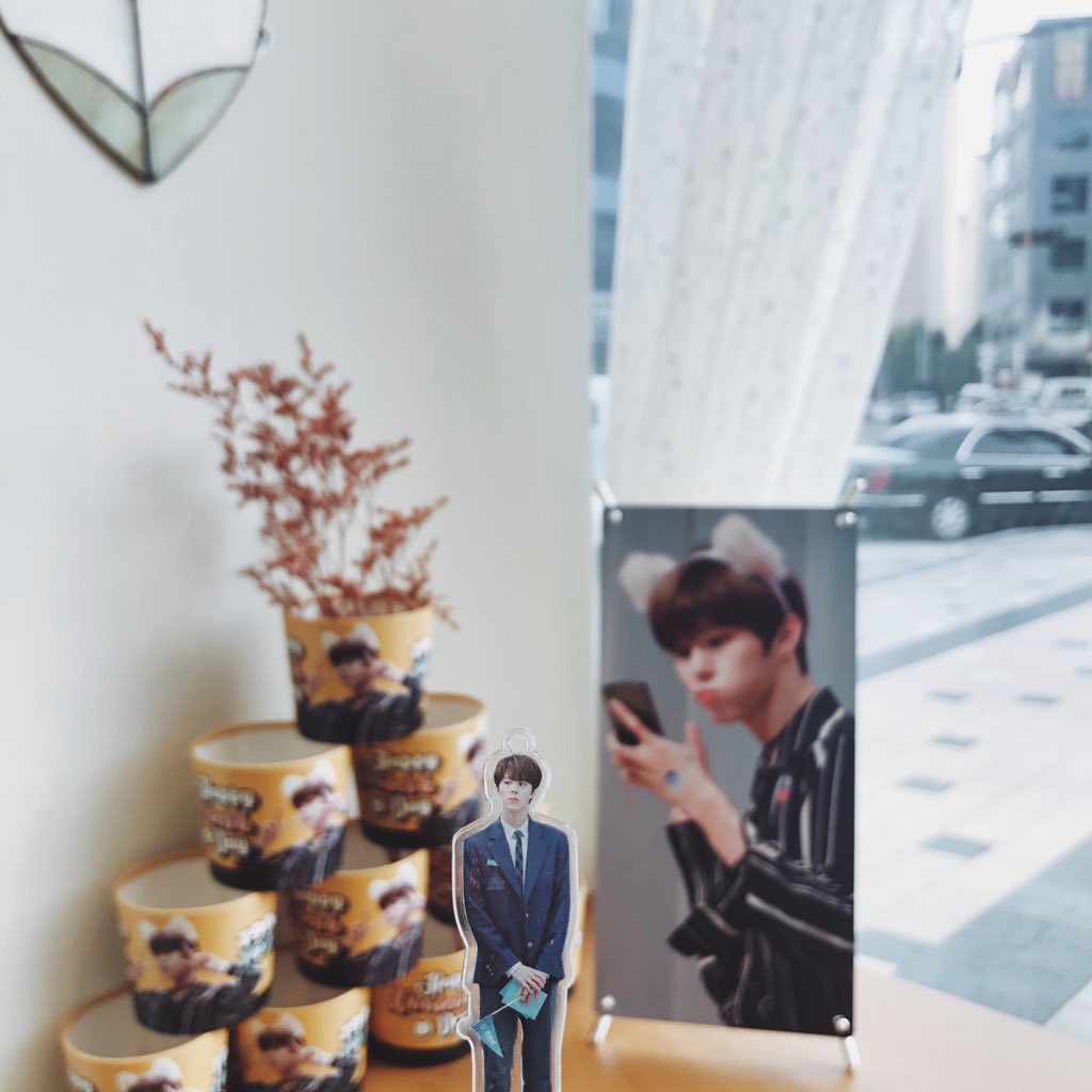 CHERRY__1027's tweet photo. 김우석내인생에나타나줘서고마워
#김우석의_생일을_짤랑해
너덕분에하루하루가넘행복해
#HAPPY_WOOSEOK_DAY
앞으로의생일도함께하자아아 https://t.co/yDoveXJ7Ln