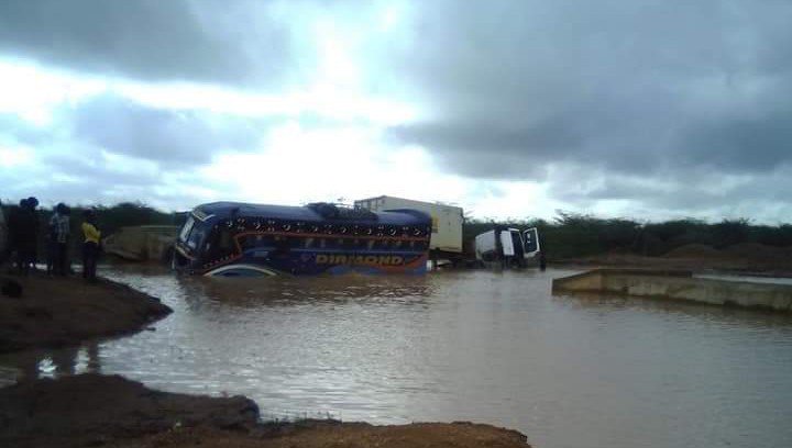 Situation at Bibil, Tana river county, along the Bula-Garissa road as heavy rains continue pounding most parts of the country! Tana river is always in mess! #UhuruKenyatta #KOTLoyalsNiSisi #KOTLoyalsOnly <a href="/EGodhana/">H.E  Dr. Dhadho Godhana</a>