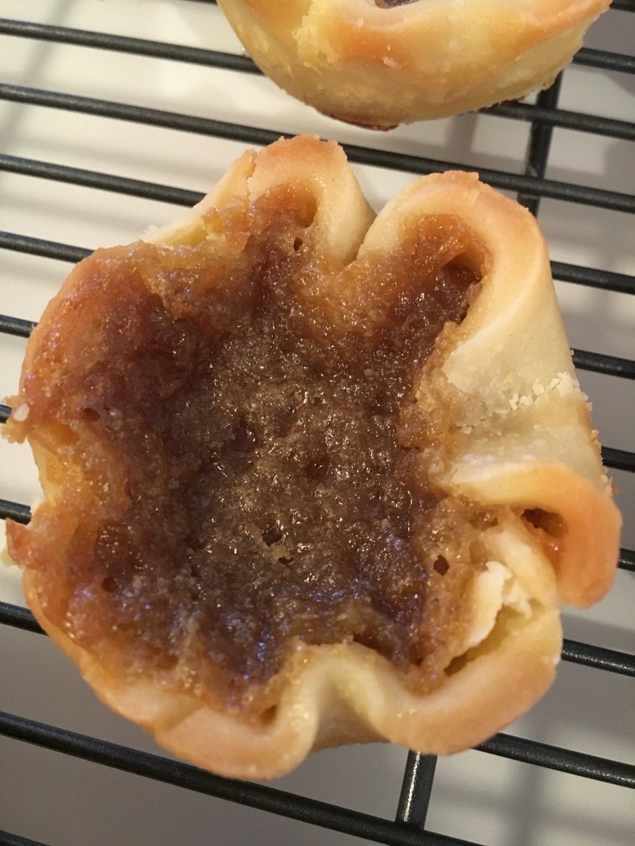 table_top31's tweet photo. Best. Butter Tarts. Ever https://t.co/770VCoX2OK https://t.co/lQ2yHTBl52