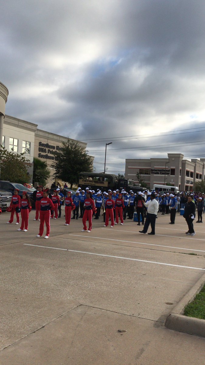 On a very cold day!! @alief_proud @AliefISD  #aliefparade