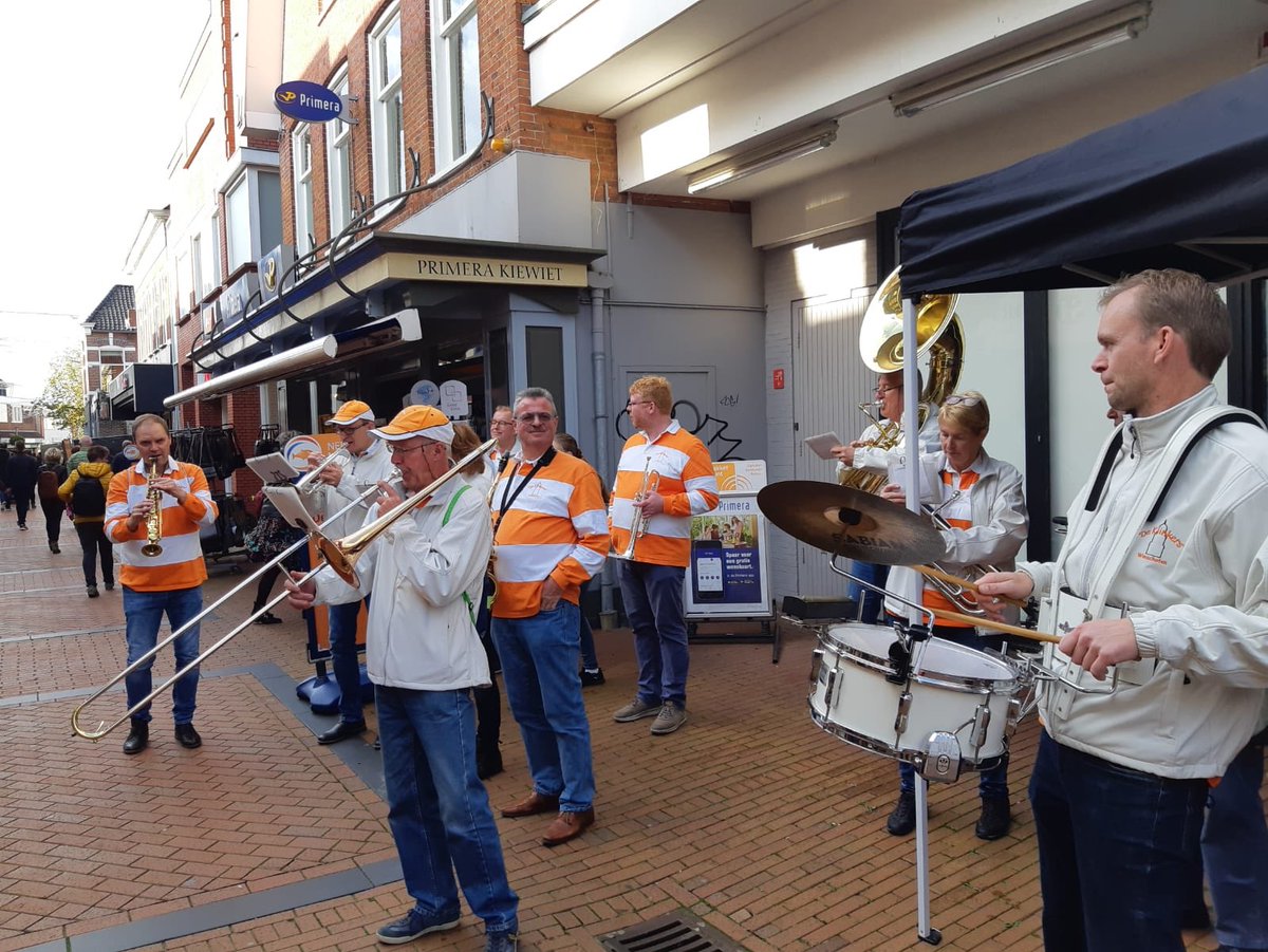 deklinkers's tweet photo. De Klinkers vandaag in binnenstad van Winschoten #winschoten @deklinkers https://t.co/4Vfu2U2TEi