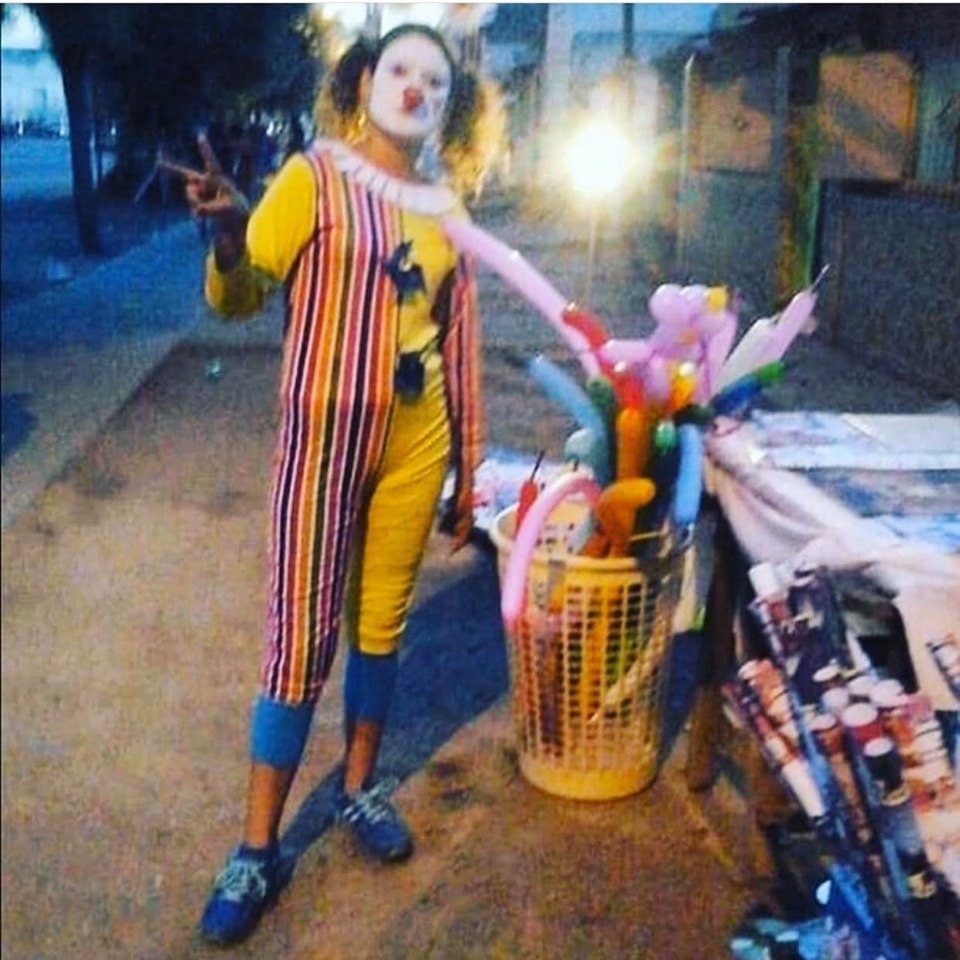 viejoanarquist1's tweet photo. Yo no abrazo a milicos ni a pacos 

Cada caso es tan doloroso q duelen hasta los huesos. Pero el caso de Daniela me tiene muy mal anímicamente, no entiendo pq pero pensar en ella y lo q sucedió me llena de bronca, ira y mucha pero mucha pena https://t.co/wyCmUHS8NU