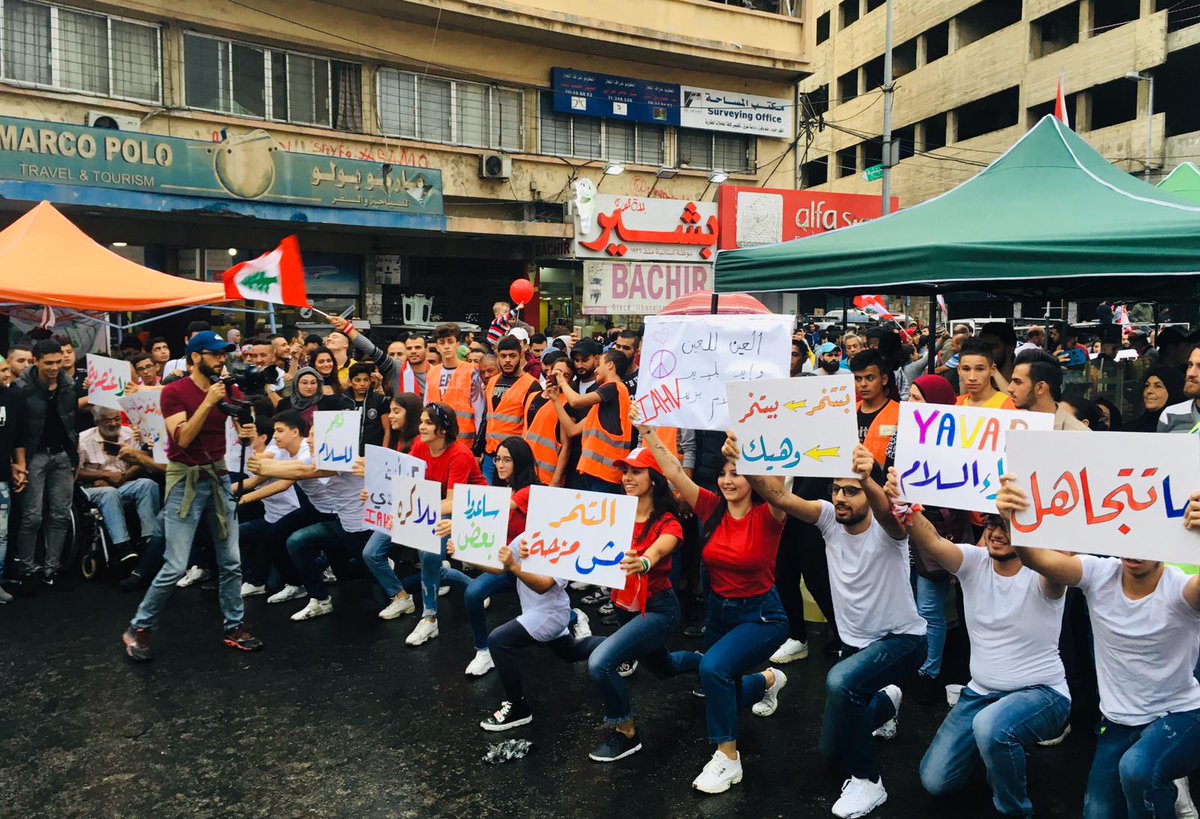 .@IAHV Youth Peace Ambassadors from <a href="/ArtofLiving/">The Art of Living</a> spread awareness about the widespread bullying in Lebanese society &amp; the pain it causes, through a traditional dabke dance, in and around the #LebanonProtests in Tripoli.