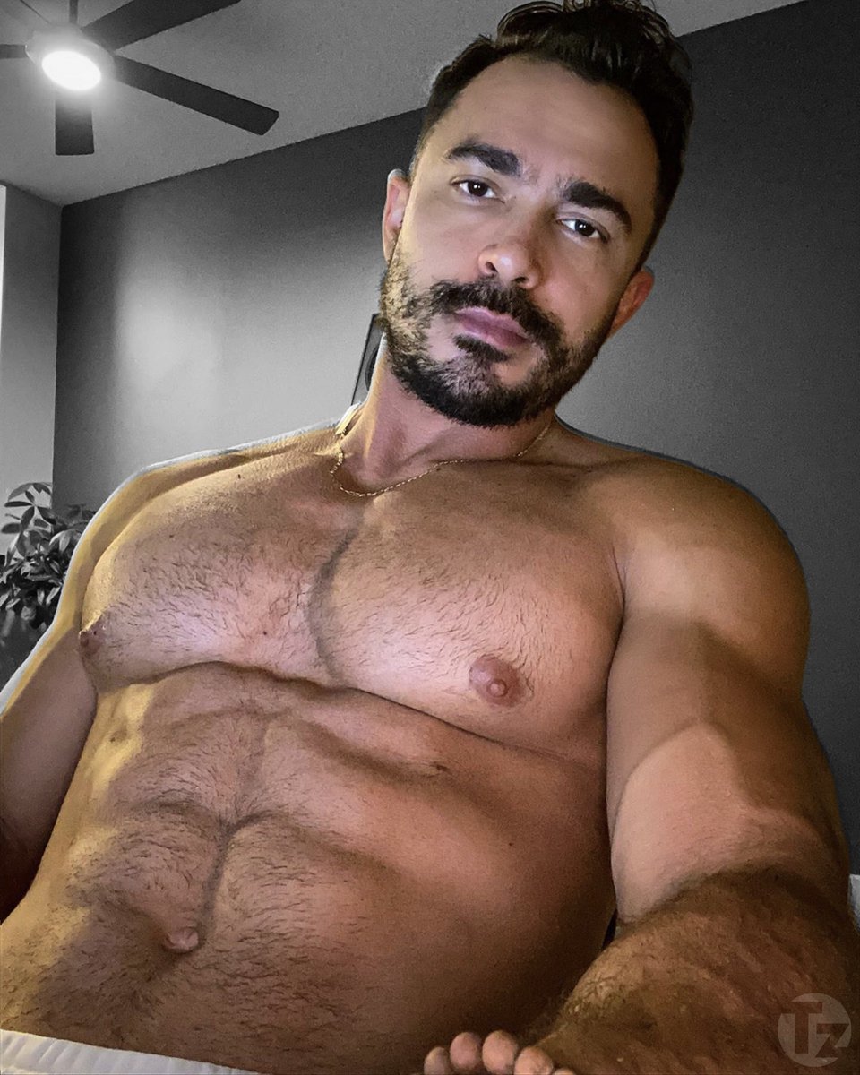 Felipe Albuquerque - IG: @felipealbuquerquela
·
#FelipeAlbuquerque #TheTestoZone #HappyFriday #shredded #ripped #lift #swole #gains #gymrat #trainstaguyining #fitfam #hunk #bulgetastic #hotmen #sexy #musclemodel #bodybuilding #handsome #guyswholift #guyswithmuscles #instaguys