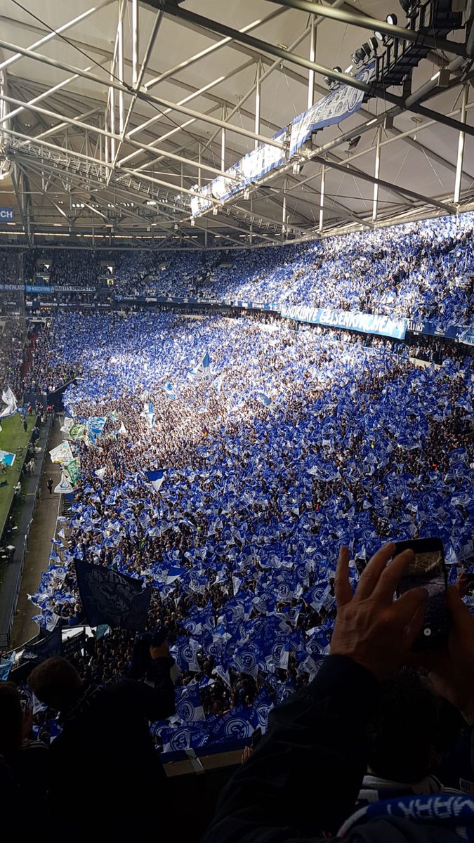 Gonzberg's tweet photo. Derby Zeit https://t.co/ZZDJHAdGPF