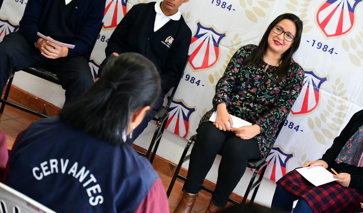 ople_Ver's tweet photo. El OPLE Veracruz, a través de la Comisión Especial para la Promoción de la Cultura Democrática, lleva a cabo el Diálogo: “Igualdad como Motor de la Democracia” en la escuela Secundaria Lic. Benito Juárez; participa como moderadora la Consejera Electoral @MabelHdezM https://t.co/gXSonsId3N
