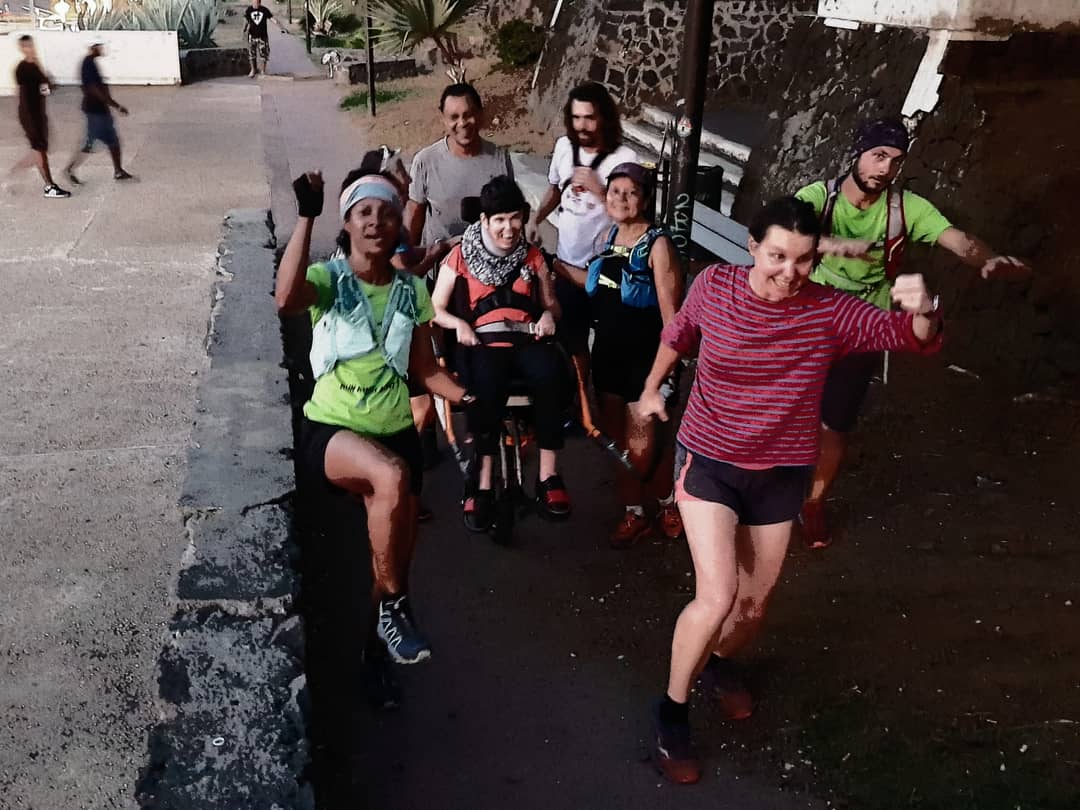 picsous44780's tweet photo. Hier soir c'était Joëlette.
Quel merveilleux moment avec Cécilou, on a découvert de nouveaux chemins, on a rigolé et puis on est rentré prendre l'apéro avec Héloïse qui nous attendait en regardant le couché de soleil.
#RHM #runhandimove #joelette #handisport #Apivia https://t.co/79lDMnMbM0