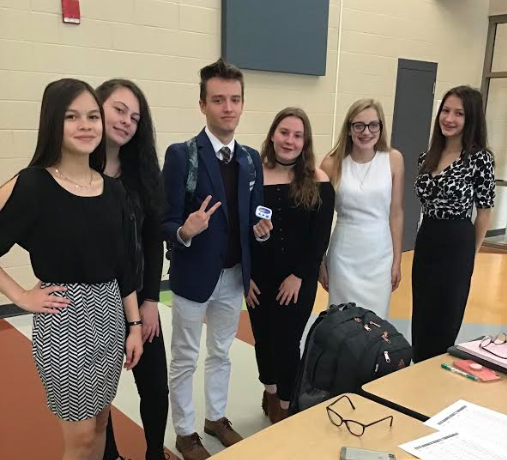 MsKnowles110's tweet photo. Getting ready for round 2 of debate at Spring Hill!!! #blhsdebate https://t.co/SrWjlWAIcX