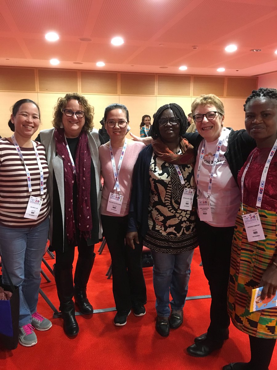 ANNEGAGNEPAIN's tweet photo. Outstanding presentations of the nurses at #SIOP2019 ! #MyChildMatters nursing awards #sanofi Espoir Foundation https://t.co/e1yPxP7AE3