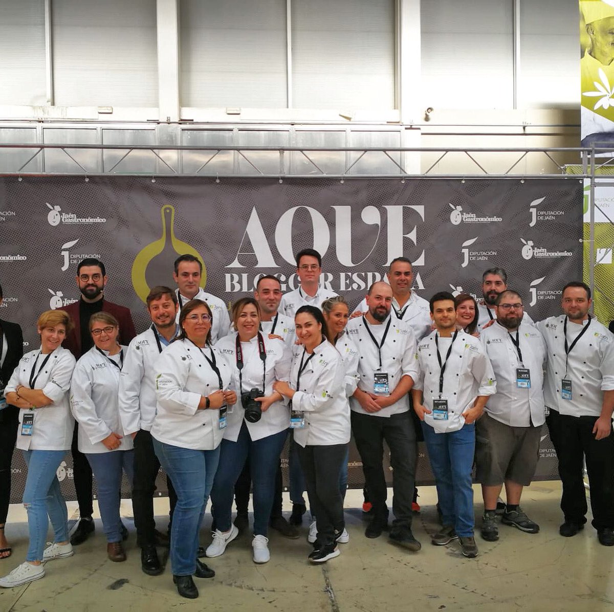 antiqueubeda's tweet photo. Va a comenzar el concurso #AOVEBloggerJaén, aquí os dejamos el enlace para seguirlo en streaming online
https://t.co/wslC3kQFTM
#comparteantique #estapasando #notelopuedesperder https://t.co/0wIVqs9HmJ