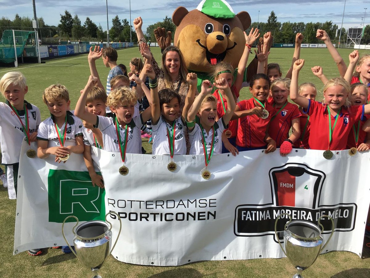 <a href="/KNHB/">Kelly B</a> <a href="/HCRotterdam/">HC Rotterdam</a> @HcLeonidas <a href="/HCFeijenoord/">HockeyclubFeijenoord</a> @alldayTempo34 <a href="/HCDerby/">HC Derby</a> <a href="/Jeugd_HCVoorne/">HC Voorne</a> <a href="/hdmonline/">Hockeyvereniging hdm</a> @hcbloemendaal <a href="/HCTilburg/">HC Tilburg</a> <a href="/GooischeHC/">Gooische Hockeyclub</a> <a href="/hockeyclubVVV/">Hockeyclub VVV 🏑 🏏</a> 
Vierde editie Fatima Moreira de Melo Cup voor eerste en tweedejaars E-jeigd op zondag 6 september 2020. Aanmelden al mogelijk.