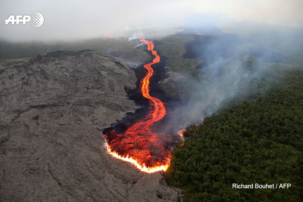 instantané Coulée de lave après l'éruption du Piton de la Fournaise, à