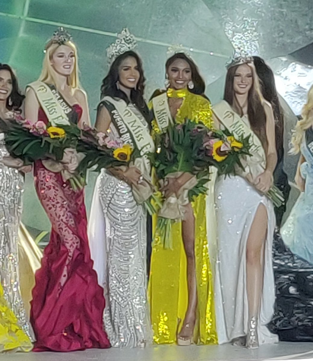 diyarista's tweet photo. NOW: #MissEarth2019 is Nellys Pimentel from #PuertoRico
Air- #USA Emanii Davis
Water- #CzechRepublic Klara Vavruskova
Fire- #Belarus Alisa Manenok
#MeAndMyTree .@inquirerdotnet .@Inq_Lifestyle .@MissEarth https://t.co/zoZzYV5bKr