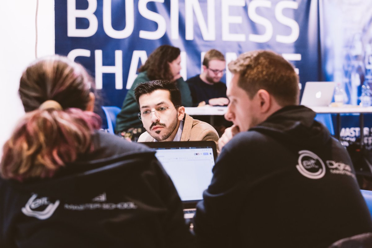 MScKickOff2019's tweet photo. THAT'S A DEAL, guys! The Business Challenge work is finished, now it's time for the stage action! 
- Milena https://t.co/TCn4eJ462r