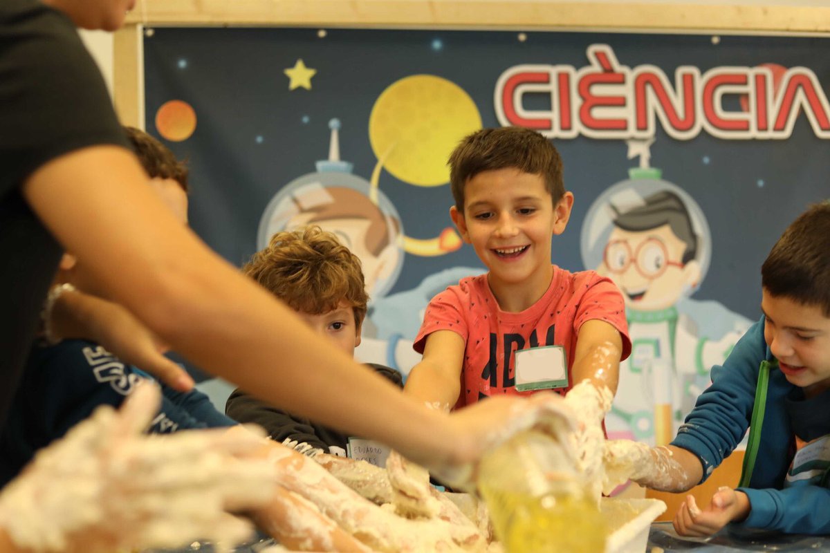 NayarSystems's tweet image. #HackathonInfantil está siendo todo un éxito 😀👏🏻 #HackathonCS19 #NayarSystems #maketheordinaryextraordinary #talento #hackers #innovación #SmartCities #robótica #robóticaeducativa #ciencia #tecnología @HackathonCS