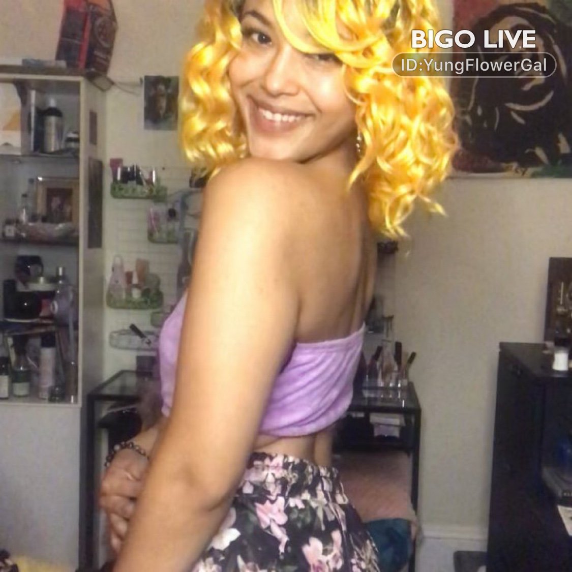 Come and see 🌺YungFlowerGal's LIVE in #BIGOLIVE:    
slink.bigovideo.tv/QcVz36
