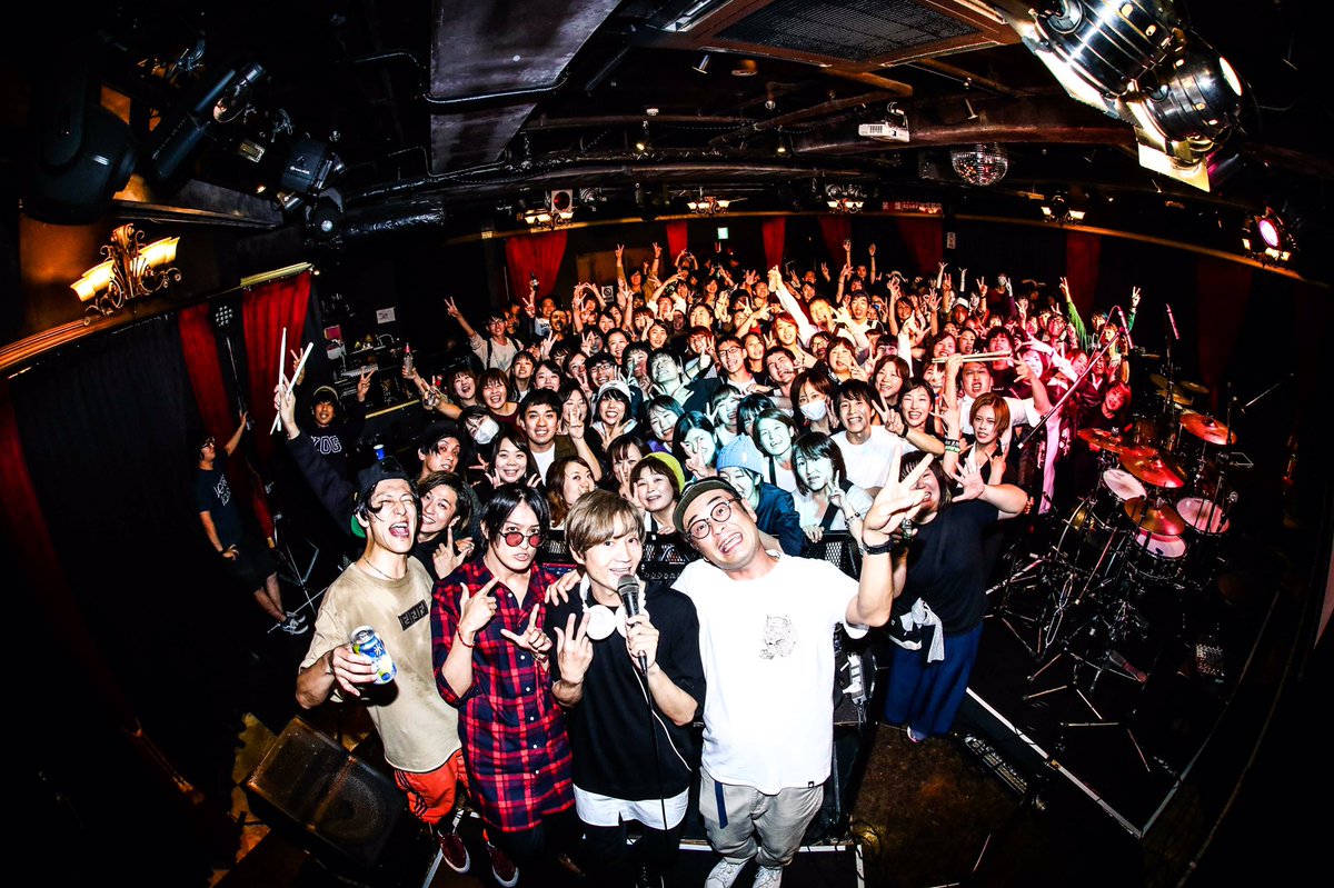 skeihan's tweet photo. 昨晩はKO-nection
たくさん騒いでくれたみんな
ありがとうございます🥺
アットホームなイベントで
めちゃくちゃ居心地よくて
楽しかった🥺
お声掛けくださったオチケンさんFM802さんにも改めて感謝🥺🥂✨
また呼んでもらえたら嬉しいですー!
次も全く同じことしかしませんけど笑
#KOnection
#オチケン https://t.co/dEKDE8uvlg