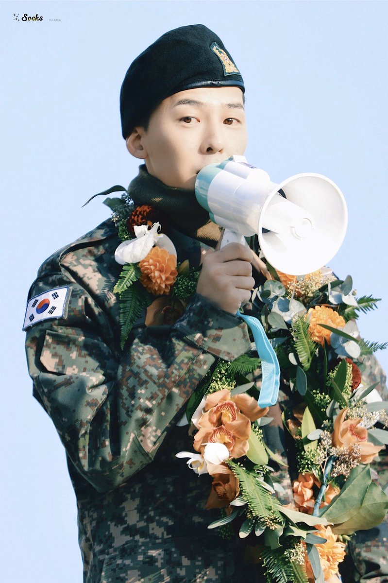 _m8gd's tweet photo. メガホンで話すじよんくん可愛い📢💞 cr.pic https://t.co/0ddM3gcF0m