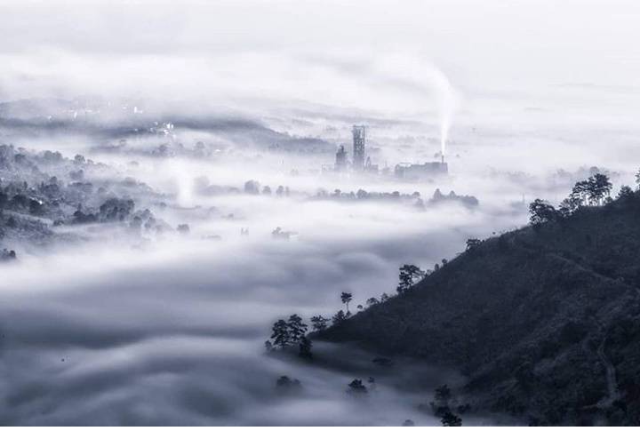justshillong's tweet photo. Photo by : @that_canon.guy (on Instagram)
Place : Umïam View Point
#uniam #lake #meghalaya #shillong #khasihills #northeast #india #mysterious #fog #mist #hills https://t.co/ktDbEcbnPA