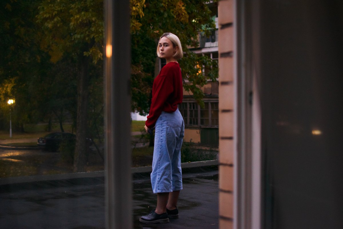 drohnk's tweet photo. #OnePerson
#Window
#Indoors
#Curtain
#Women
#Day
#Lifestyles
#People
#Cheerful
#BeautifulWoman
#Standing
#DomesticLife
#Happiness
#HomeInterior
#ResidentialStructure
#Sitting
#Business
#WirelessTechnology
#Laptop
#ShirtandTie
#Table
#Welldressed
#RearView
#Rubbing https://t.co/kZbDKvUqSV