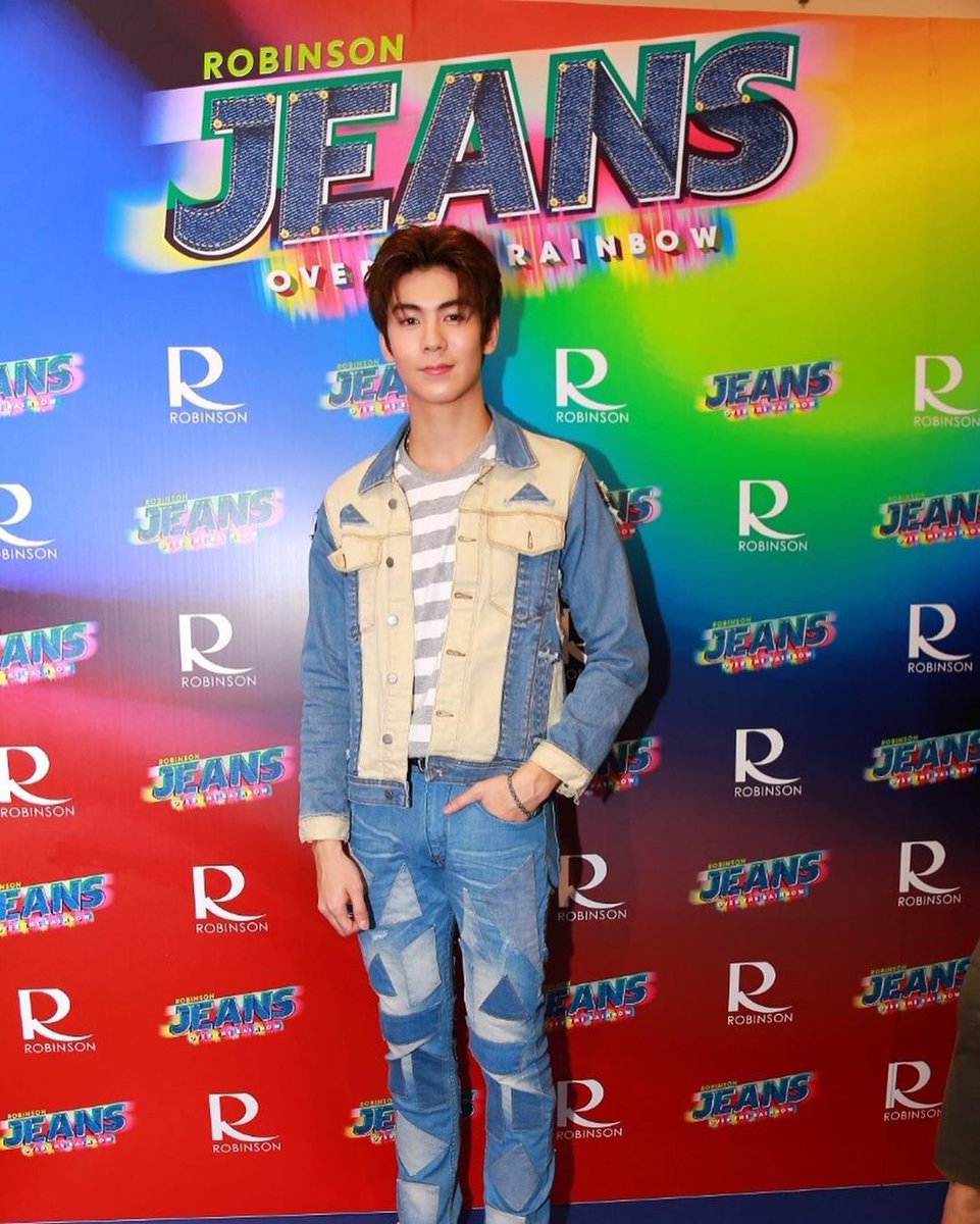 Lovelyryu_vachi's tweet photo. หล่อมาก หายใจไม่ทัน!!!

Cr. Note_Juntima
#Robinsonjeans2019 
#Robinson 
#MegaTalentTeam #Piyachatwork2019
#ริววชิรวิชญ์
#RyuVachirawich 
#RYUPOWER https://t.co/h1EJWkHYlh