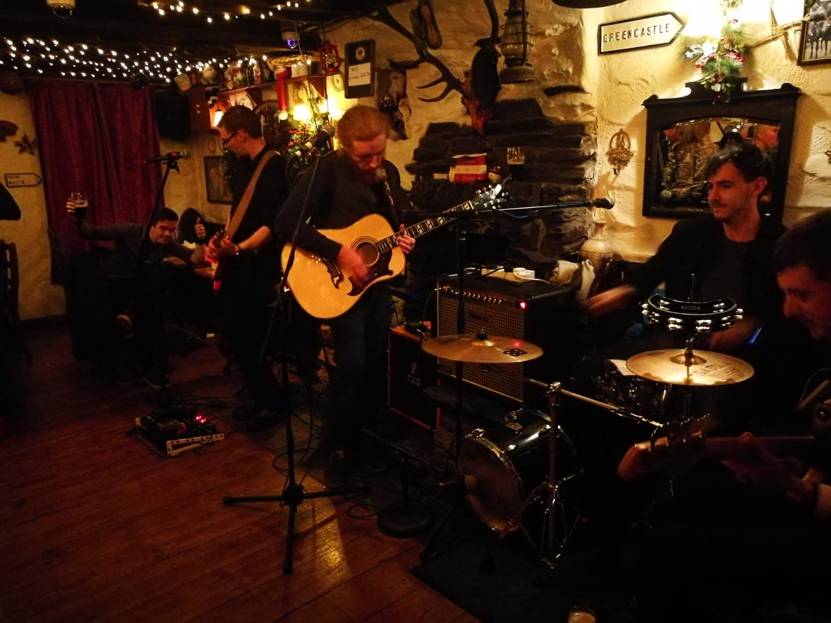 Highclasshobos's tweet image. High Class Hobos are back in The Trawlerman Bar
Saturday 26th Oct
From 10:30pm
#tman #highclasshobos #BankHolidayWeekend