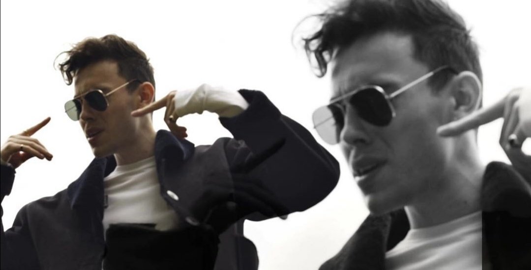 olivermacmusic's tweet photo. Lil teaser from my music video 🎥 who's excited... 😏
#DumbLove #TheMacPack https://t.co/IedAGV9pf1