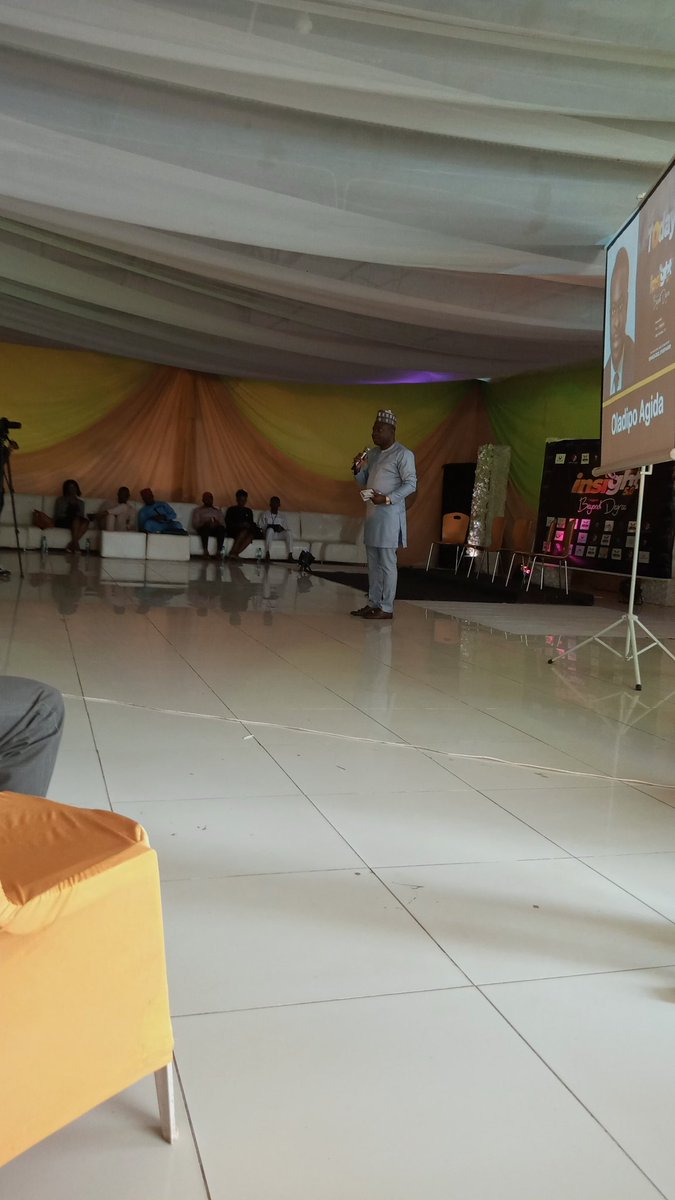 Bababolu_speaks's tweet image. @LukmanShobowale @DejiOnadeko @Yemisi_Ajeojo @dami_afolayan @BeyondDegree_ @maxwave1 

WE ARE ON!!!
#Beyonddegree19 #Insight5
Your mind is a plain soil, where you can plant and water for it to grow. What are you planting in your life? You are a product of what grows in your mind.