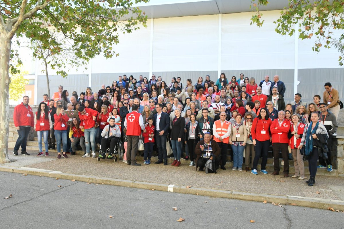 CruzRojaCordoba's tweet photo. #CruzRojaSonPersonas como estas, reunidas hoy en #Pozoblanco para celebrar nuestro #EncuentroVoluntariado #CruzRoja #UnaGranFamilia https://t.co/fbGotZIjOM