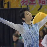 思わず２度見w羽生結弦選手の後ろに潜む巨大プーさんw
