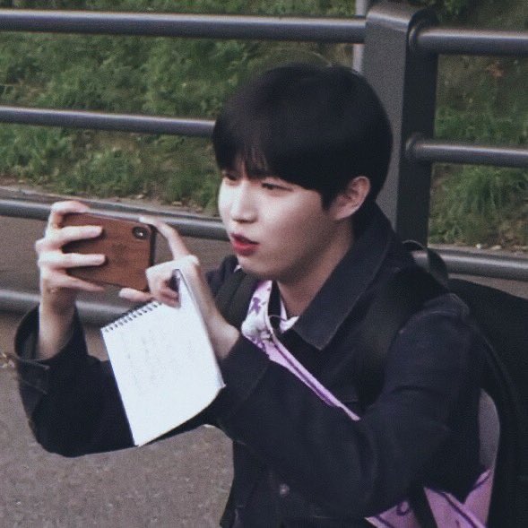 Hwan piczx ft.💔 tweet media
