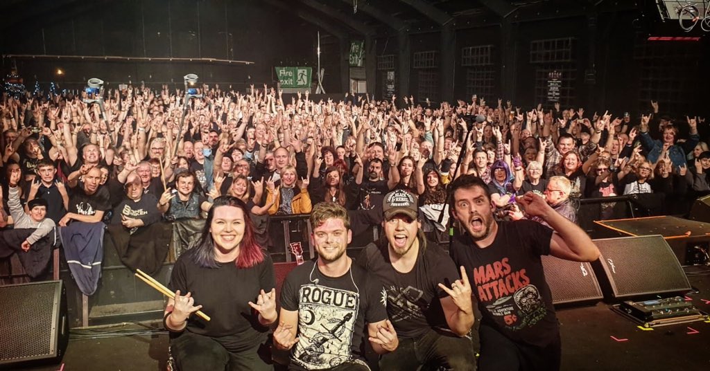Stone Broken (@stonebroken_) on Twitter photo Home town shows never disappoint! Thanks Wolverhampton we had an awesome time last night!
Leeds tonight supporting the awesome <a href="/blackstarriders/">Black Star Riders</a>
📷 <a href="/mikgaffney/">Mik Gaffney</a>
<a href="/TheBrokenArmy/">The Broken Army</a> Home town shows never disappoint! Thanks Wolverhampton we had an awesome time last night!
Leeds tonight supporting the awesome <a href="/blackstarriders/">Black Star Riders</a>
📷 <a href="/mikgaffney/">Mik Gaffney</a>
<a href="/TheBrokenArmy/">The Broken Army</a>