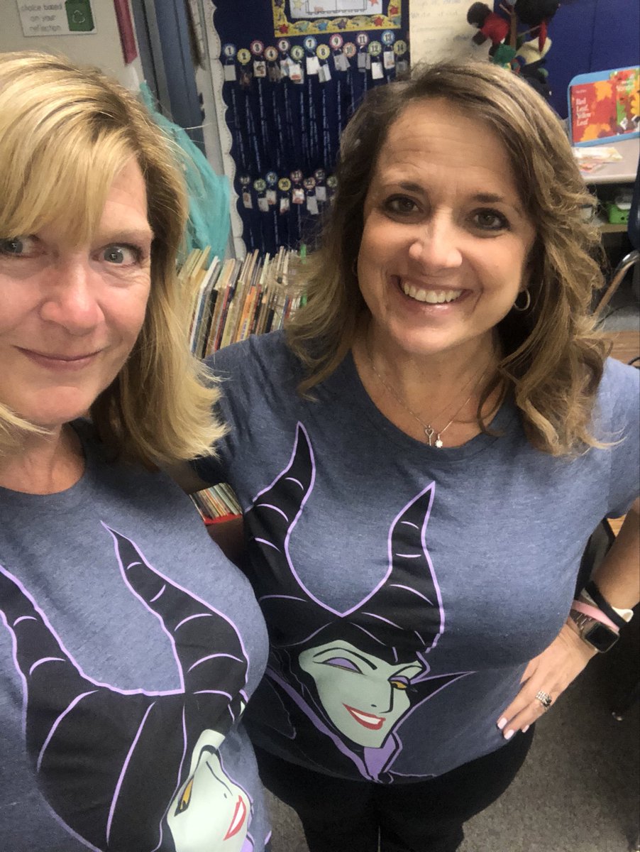 Celebrating Twin Day with one of my awesome First Grade Buddies! ⁦<a href="/laspositaslions/">Las Positas</a>⁩ #LHCSD #1Team1Vision ⁦<a href="/LeanneMBannon1/">Leanne Bannon</a>⁩