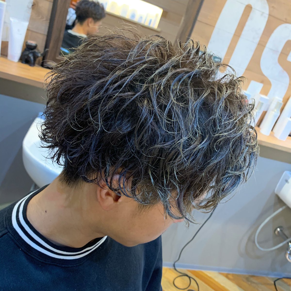 坂田風雅 Roost円町店 店長スタイリスト No Twitter スパイラルパーマ Roost ルースト 京都 美容 メンズスタイル メンズヘアスタイル ハイトーンカラー ツイストパーマ ツーブロック マッシュ メッシュ メッシュキャップ 束感 束感スタイル 髪