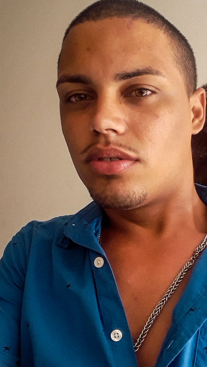 Marcelo16097429's tweet photo. Se eu me afogar na tua beleza, tenho direito a respiração boca a boca?🤭😏 (*EU*)
#mode #modelo #modelos #modelosmasculinos #modelosp #agenciademodelos #modelonepiece #modelofashion #modelobrasil #modello #modelloperungiorno #passarelacalçados #agenciasdemodelos #modelointernacio https://t.co/kzwTuxIm6i