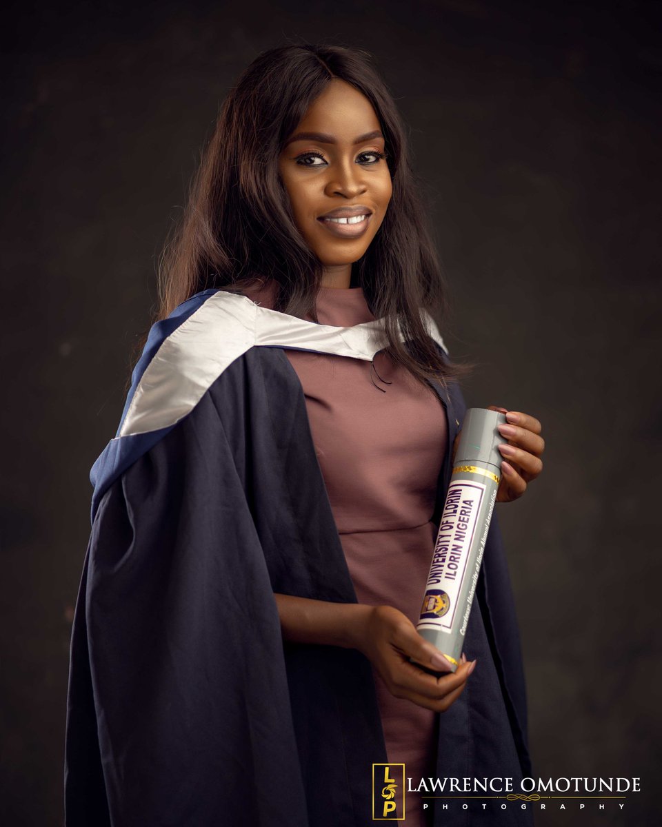 LopStudiosNG's tweet photo. Congratulations on your convocation. Shot by @omotundegbenga for @LopStudiosNG https://t.co/5wjHHXGD07