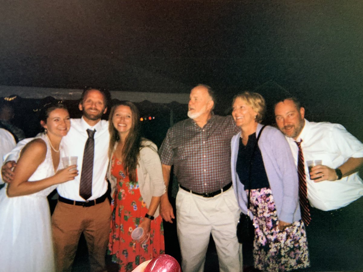 ksmed6's tweet photo. Cheers to these guys for putting up with my sassy self throughout my high school and adult life #MyFavs 🍻 https://t.co/Ds9oleUJ4T