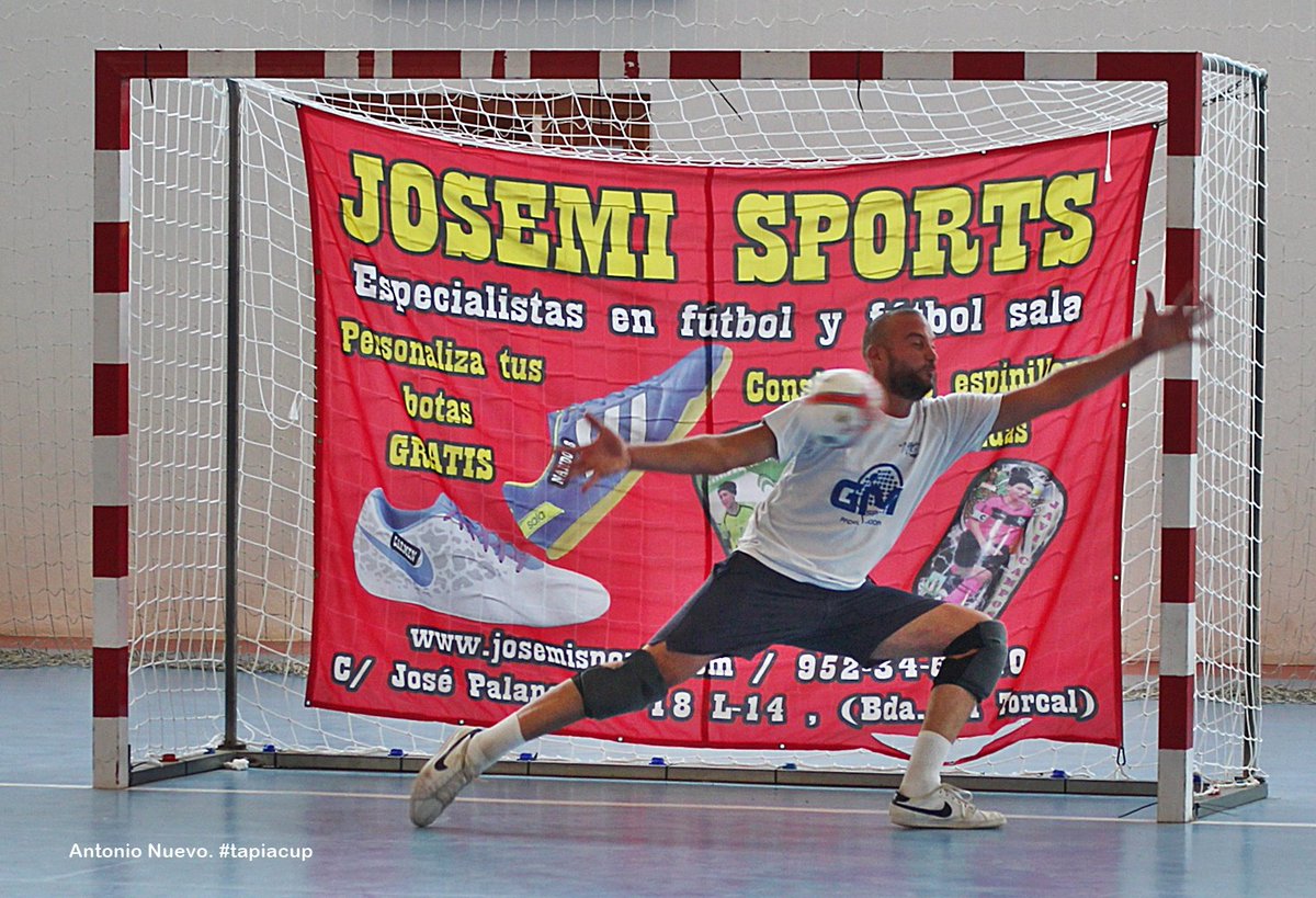 tapiacupfsf's tweet photo. Ya son 20 años de torneos de futbol sala, y siempre con la idea de ser una fiesta de este deporte.
Somos #tapiacup
Somos #ElPuebloDelFutbolSala
@DeportesDipMlg
@igualdadmlg
#Josemisports
@UmbroIberia
#MAI #DCCOP #KINITO
@javilumoreno
@RFAFMalaga https://t.co/so0FjASFxp