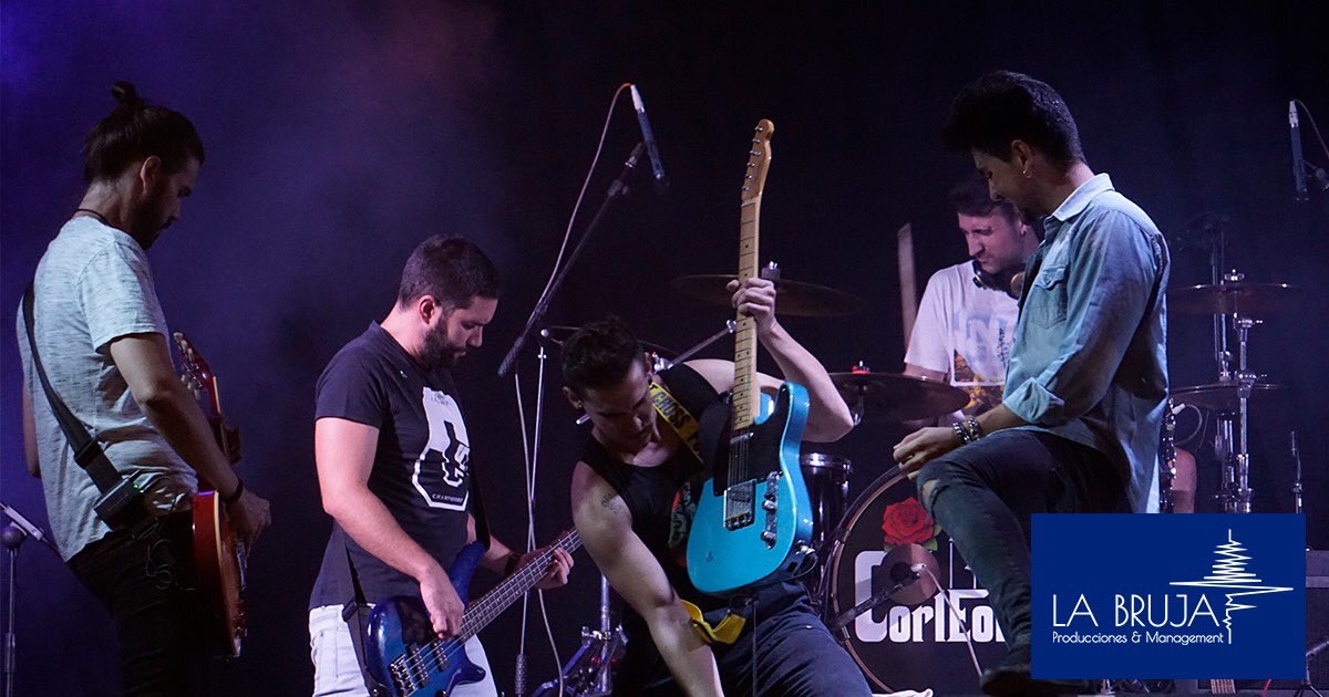 Un placer haber trabajado con vosotros, #ENORMES <a href="/PLP_poprock/">PerdiendoLosPapeles</a> 
Como despedida una 📸 imagen del concierto en #Guadalajara en sep. '18 celebrando en 40 aniversario de <a href="/pCaracol/">Peña Caracol</a>.
Os deseamos lo mejor, quizás la música algún día nos vuelva a unir.

Un fuerte abrazo, de corazón 💙‼️