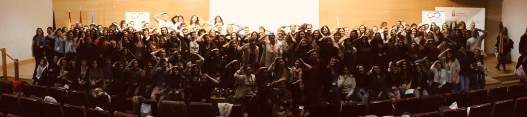 COPTOCAM's tweet photo. Ahora sí! La auténtica foto de familia y #UniónTO del #ICongresoTerapiaOcupacionalEs #TerapeutasOcupacionales defendiendo su profesión y apoyando, además, el Día del #DCA #dañocerebraladquirido https://t.co/ivwOQlfKaK