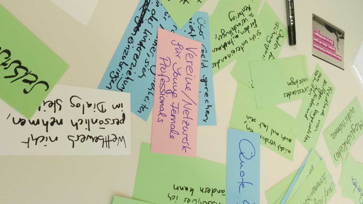 PilarTweets's tweet photo. In der 2. Session des #YoungPRPros BarCamps werden Glass Ceilings zerbrochen mit @Tine_Singstar. Danke für den super Workshop! https://t.co/B3DnNeLIUl