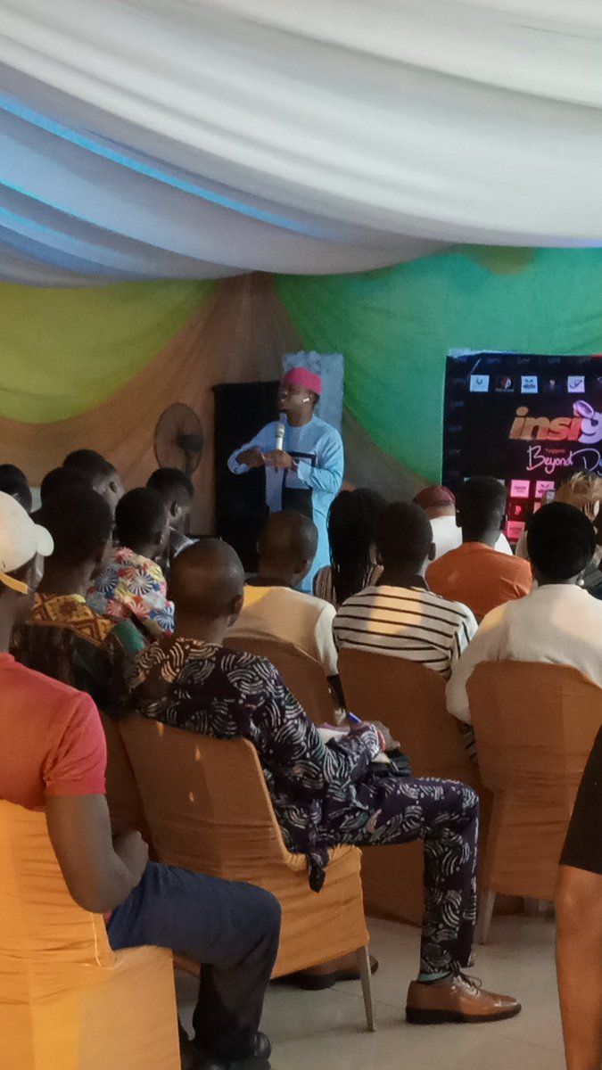 Bababolu_speaks's tweet image. Don't make excuses maximize whatever you have. 

- Hon. Seun Fakorede
#BeyondDegree19
#insight5