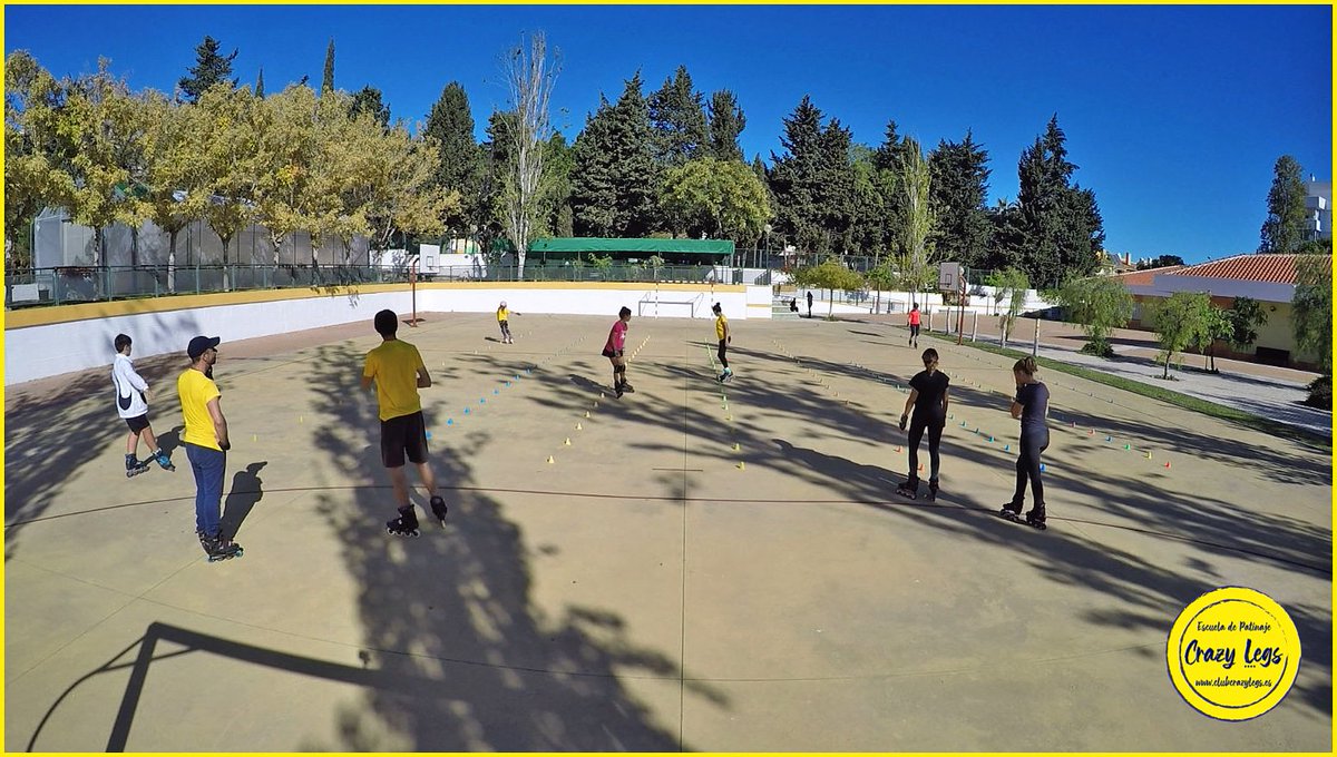 ClubCrazyLegs's tweet photo. Otra mañana de sábado magnífica entre conos ¡Seguimos creciendo y trabajando duro! 🐣🐣🐣
#ClubCrazyLegs #InlineFreeestyle #FreestyleSlalom #andalucia #deporte #benalmadena #malaga #patinaje #patinar #patines #SomosDeporte @PDMBenalmadena https://t.co/alXGoxxHCX