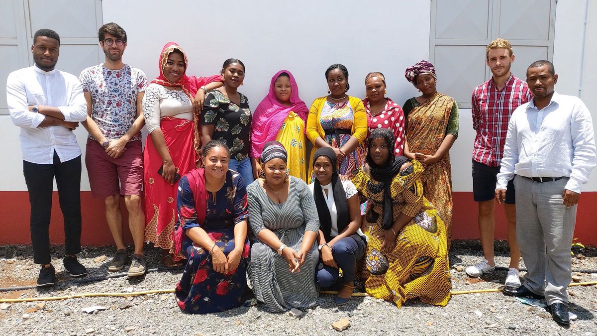 WebForce3's tweet photo. SOUTENANCE SESSION 100% FEMMES 👏🏾 Mayotte 📍 Apprenantes de la formation #Développeuse Web et Web Mobile - financée par @Opcalia et @pole_emploi - elles ont présenté leurs créations de #siteweb devant un jury de professionnel·le·s.
Lire notre article Blog👉🏽https://t.co/k1GAyq1Hgl https://t.co/FAdkEndaLr